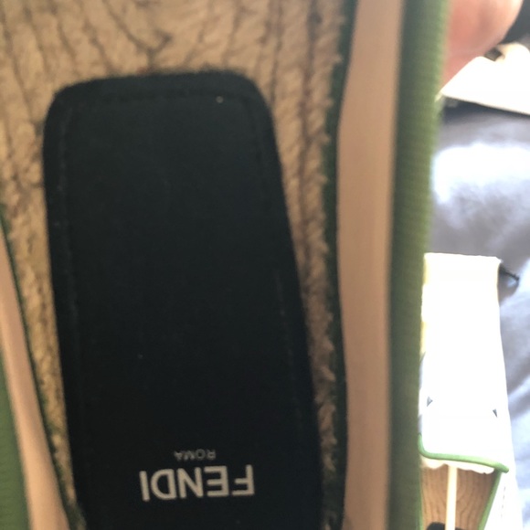 ❌SOLD❌Authentic Fendi women shoes - Picture 3 of 5